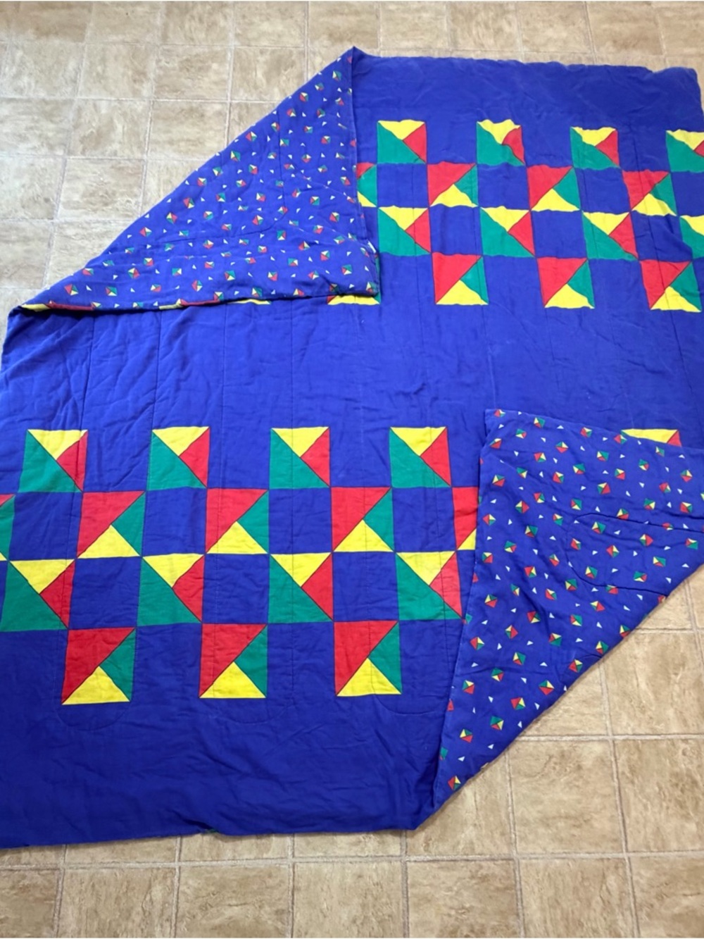 1988 Colorblock/Geometric Blue/Red, Green/Yellow, TWIN/FULL Reversible Comforter